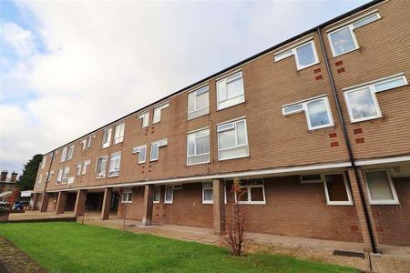 High Street, Elstree, WD6 - Photo 3