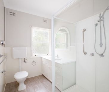 Charming 2 Bedroom Home in Sought After Warners Bay - Photo 4