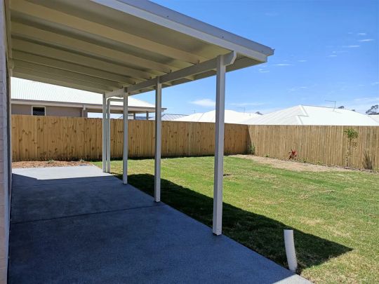 “Stylish Family Home in a Peaceful Cul-de-Sac!” - Photo 1