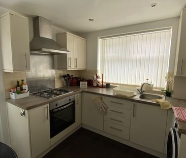 Room in a Shared House, Mere Avenue, M6 - Photo 5