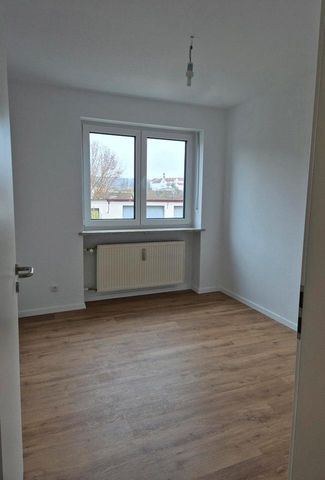 Neu Renovierte 4-Zimmer Wohnung OT Blumenau - Photo 4