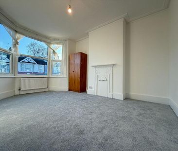 4 bedroom terraced house to rent - Photo 5