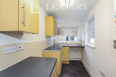 2 bedroom house to rent Victoria Street, ST5 - Photo 5