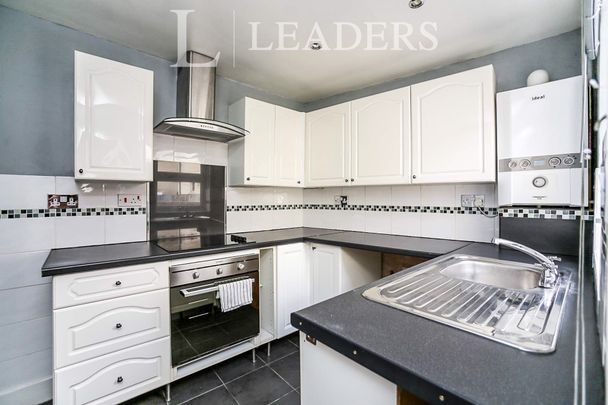 2 bedroom maisonette to rent Canterbury Street, Gillingham, ME7 - Photo 1