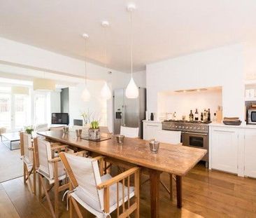 A most wonderful Ground Floor Garden apartment in a period residenc... - Photo 3