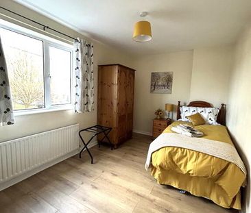 46 Thornhill Parade, Stormont, Belfast, BT5 7AU - Photo 3