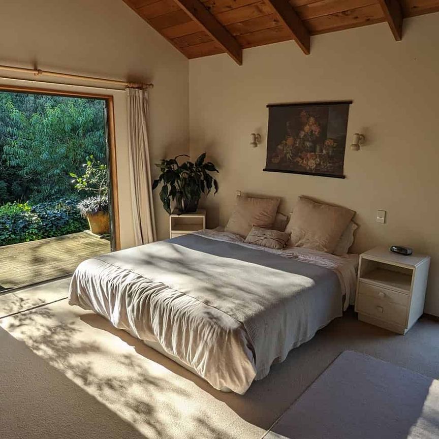 Private Lynmore Bedsit - Photo 1