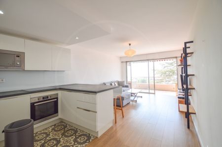 Location Appartement 3 pièces 66m² ST LAURENT DU VAR 06700 - Photo 2