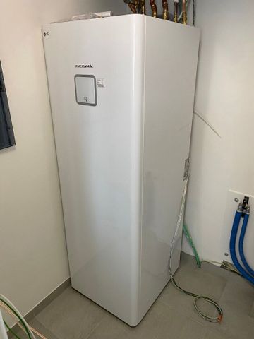 NIEUWBOUW !!! Ideaal gelegen appartement op de eerste verdieping in een kleine residentie. - Photo 4