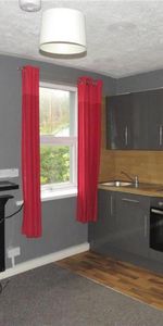 1 bedroom Flat To Let - Photo 3