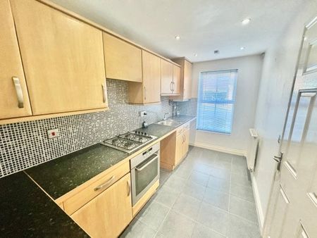 Page Avenue, NG5, Property for rent - Photo 4