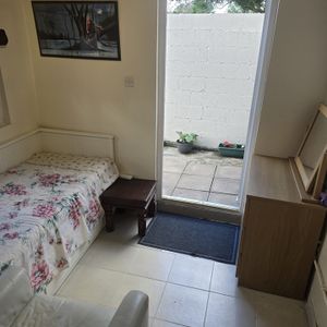 Room in a Shared House, Heath Road, TW3 - Photo 2