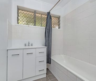 57 Undara Avenue, Cranbrook. - Photo 4