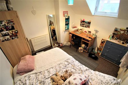 5 bedroom terraced house to rent - Photo 4