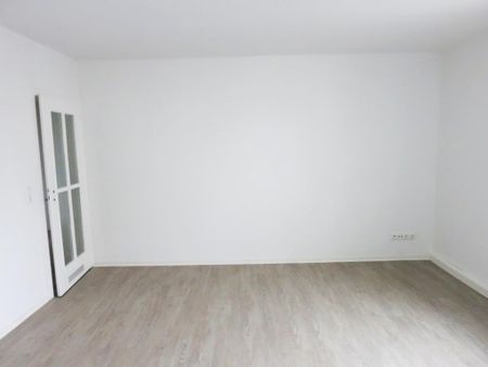 Schöne 4-Zi.-Wohnung mit Balkon im Zentrum! - Photo 2