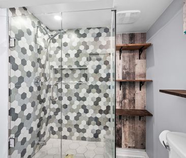 For Lease - 442 Queen Mary Drive, Oakville, Ontario - Photo 3