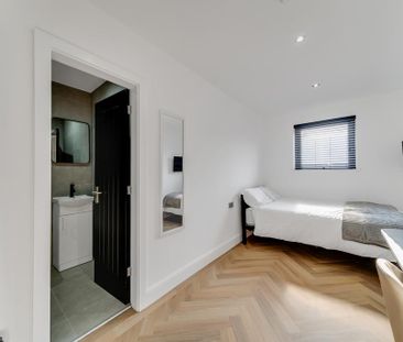 1 bedroom in a house share to rent - Photo 4