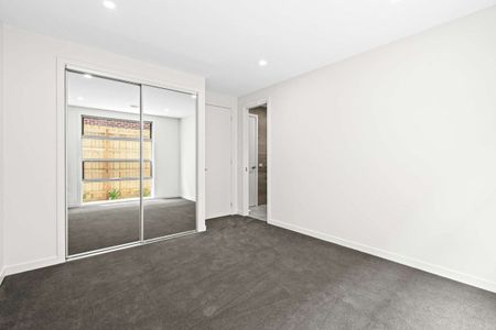 9 Taylor Avenue, Burwood East VIC 3151 - Townhouse For Rent | Domain - Photo 3