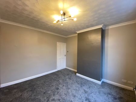 4 Bed Terraced House, Highfield Road, LS13 - Photo 2