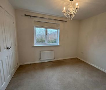 Terraced House to rent on - Photo 6