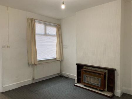 4 bedroom terraced house to rent - Photo 2