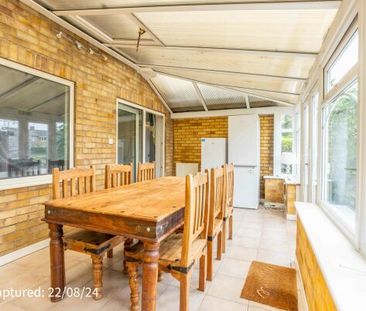 38 Vanbrugh Drive - Photo 2