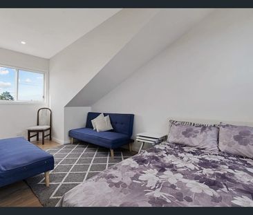 Spacious Townhouse | Convenient Location - Photo 5