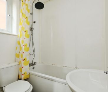 Essex Road - Photo 2