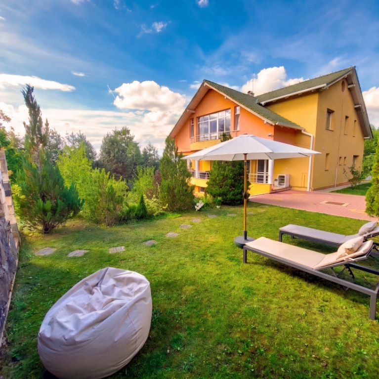 Vilă 385.9 mp | Rezidențial sau Sediu Companie | Teren 2.4 - Fotografie 1