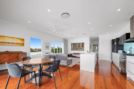 Furnished Character Home with Breathtaking City Views - Photo 3