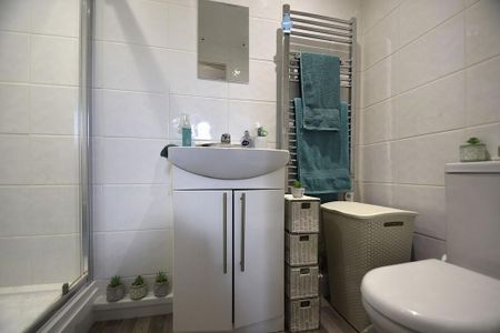 1 bedroom semi-detached bungalow to rent - Photo 5