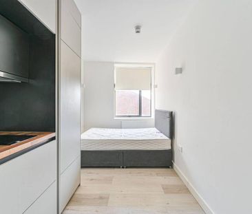 Studio to rent - Photo 5