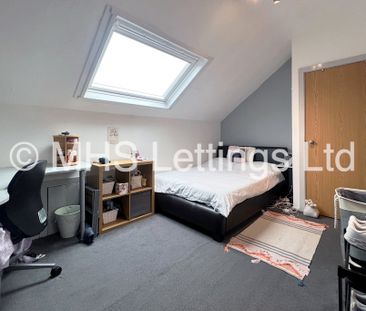 6 Bedroom Mid Terraced House for rent in Hessle View - Photo 2