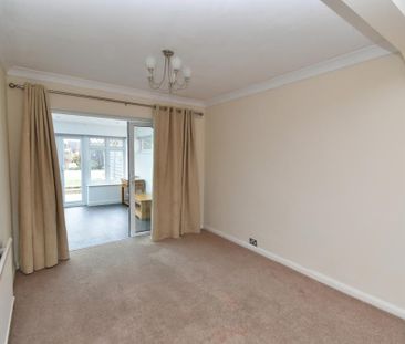 3 bedroom semi-detached house to rent - Photo 2