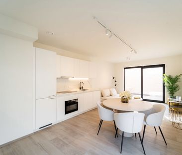 Duplex met terras in totaal renovatieproject te Zurenborg - Photo 4