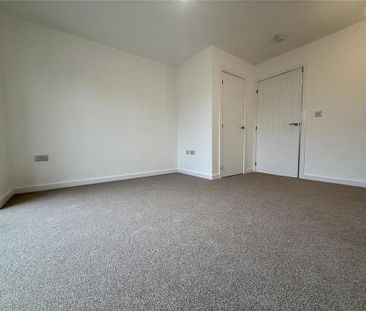 2 bedroom semi-detached house to rent - Photo 4