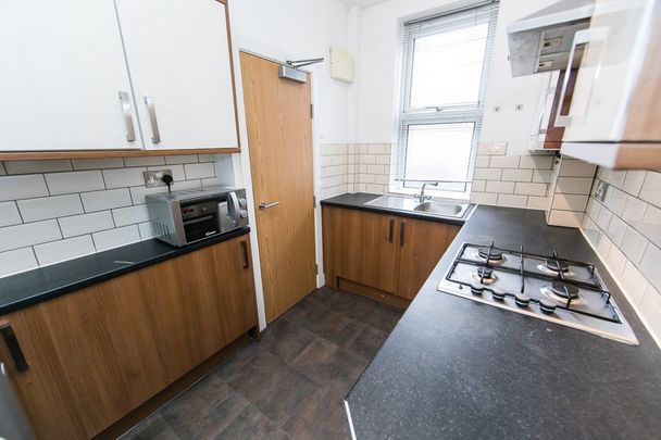 William Street, Hyde Park, Leeds - Photo 1