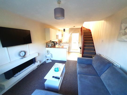 One Bedroom Mid-Terrace ‘Chase’ Style House with Parking and Rear Garden - Photo 1