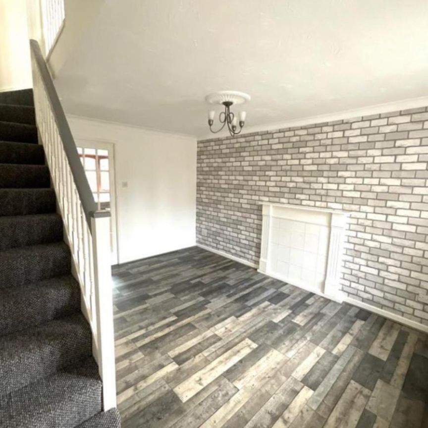 2 Bedroom Semi-Detached House - Photo 1