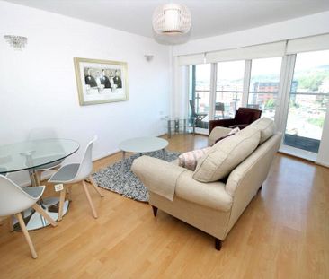 2 bedroom flat to rent - Photo 2
