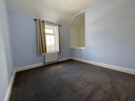 2 bedroom End Terraced House to let - Photo 2