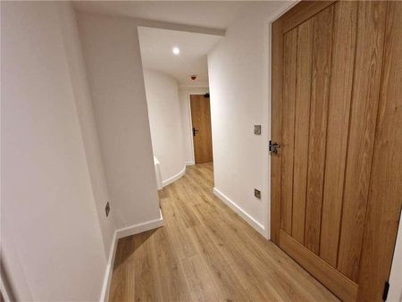 Tealing Drive, Epsom, Surrey, KT19 - Photo 5