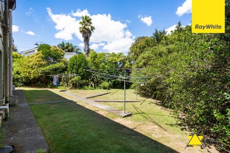 2 Bedroom unit (upstairs) in Glen Eden - Photo 5