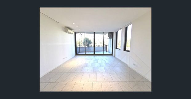 Rare Unit in the building!!! Stylish and Supersize 2 Bedroom Unit in a prime location - Photo 1