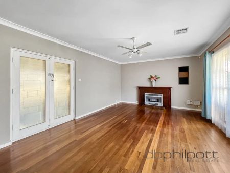 23 Marsh Road, Para Hills SA 5096 - Photo 3