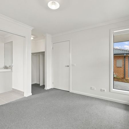 NEW BUILD HOME FOR RENT IN LARA - Photo 4