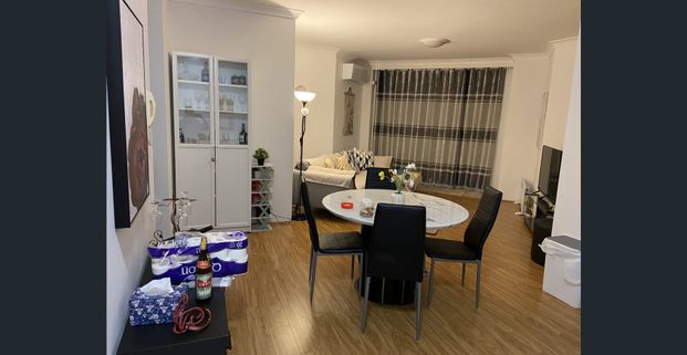 Modern 2-Bedroom Apartment with City Views & Full Amenities - Photo 1