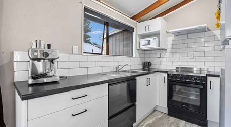 79 Eden Terrace - Photo 2