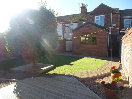 Arnold Street, LOWESTOFT - Photo 3