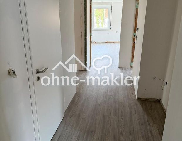 Erstbezug nach Sanierung - 4,5-Zimmer-Wohnung mit Balkon, Gartenanteil, 2 Stellplätzen - Photo 1